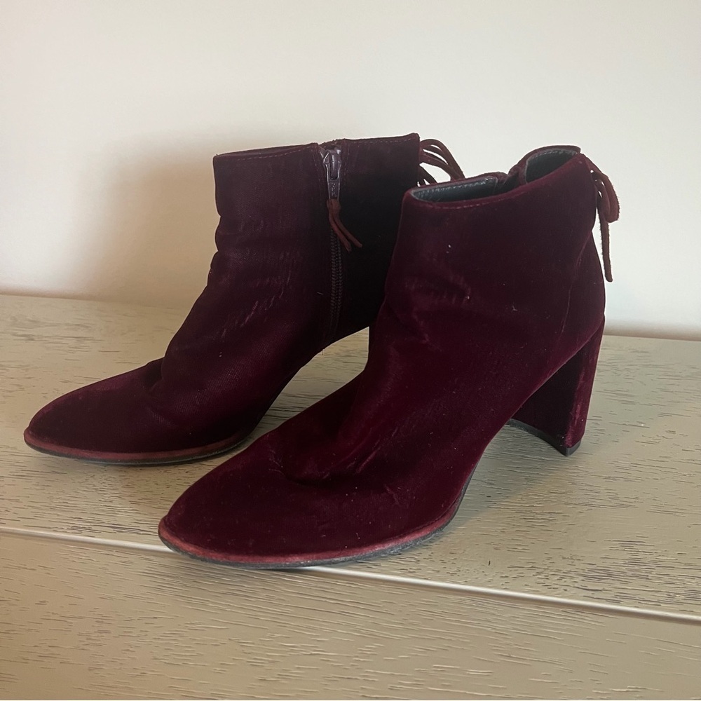 STUART WEITZMAN Size 6 Wine Red Velvet Ankle Boots